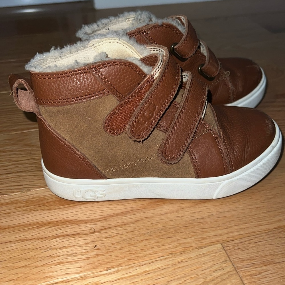 UGG Kids

Rennon II (Toddler/Little Kid)